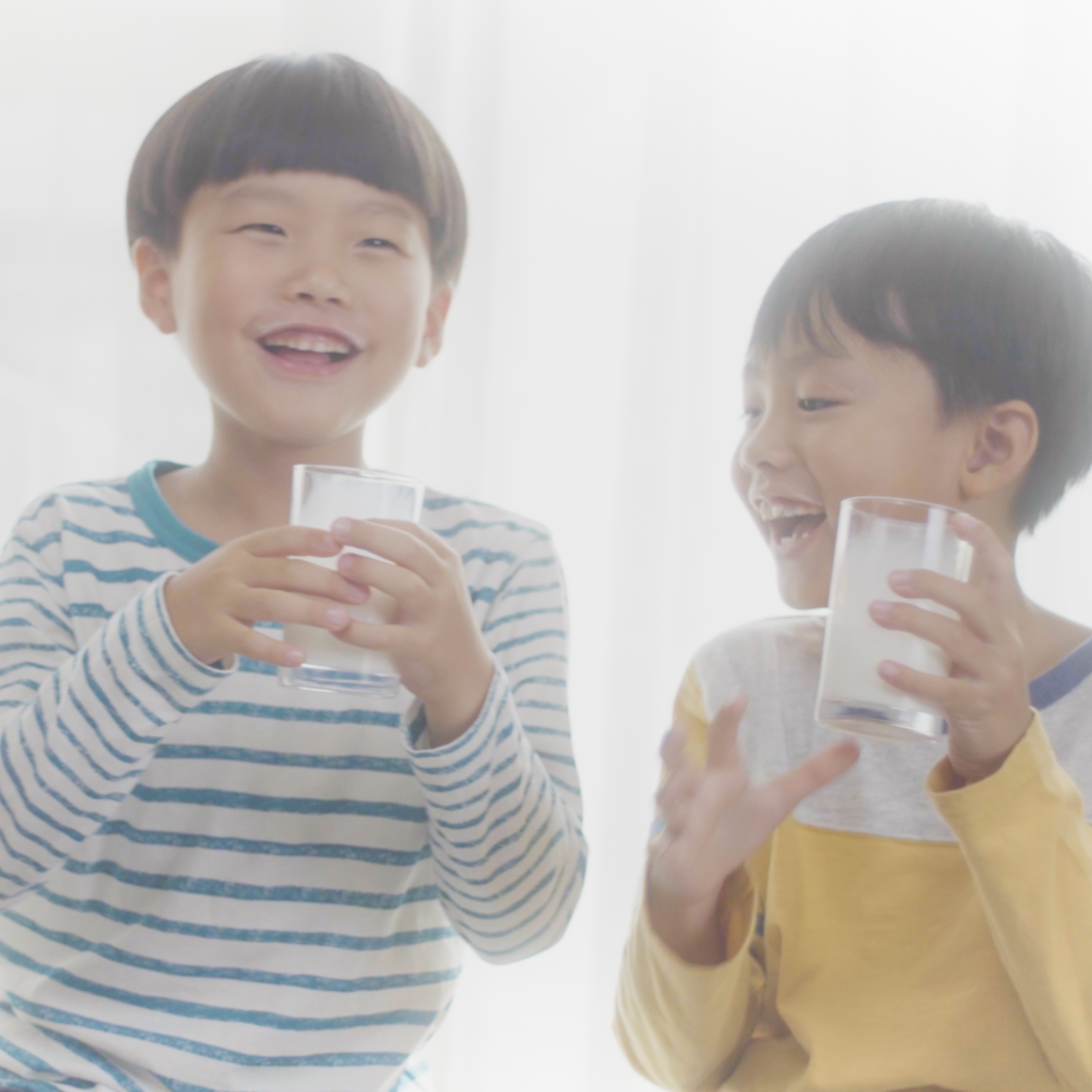 「愛顔ひろがる牛乳ヒゲ」篇